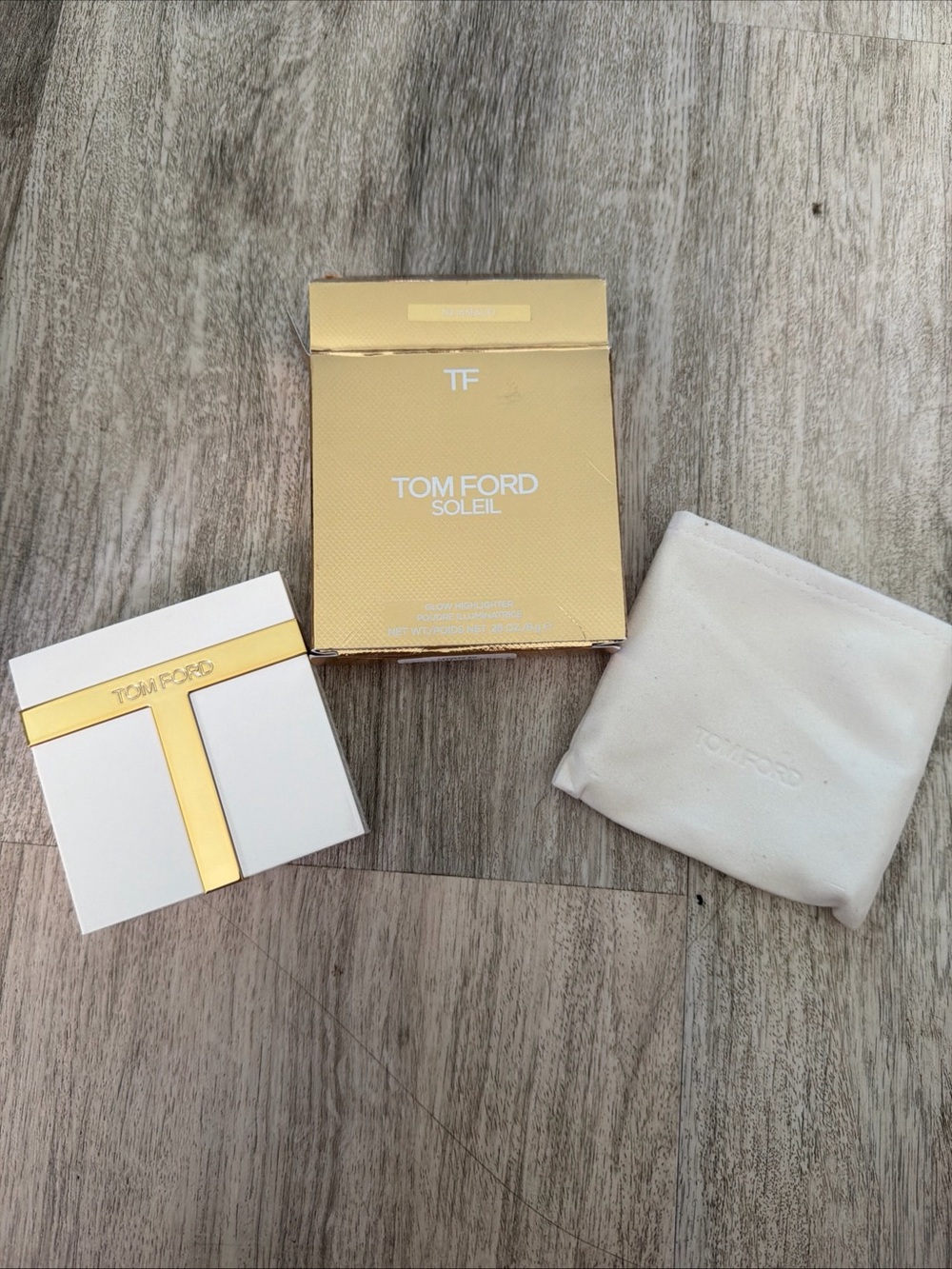 Tom Ford Soleil highlighter Compact with Dust Pouch - White & Gold